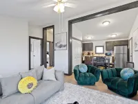 Perfect Large Group Getaway Near Grand Park, Ruoff Music Center Hotels in Westfield