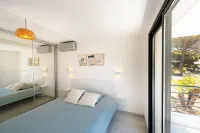 LUXURIOUS NEW VILLA 4 BEDROOMS HEATED POOL 8 PERSONS