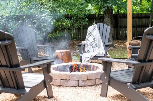 Newly Remodeled True Log Cabin | Fire Pit | Bike In-Bike Out