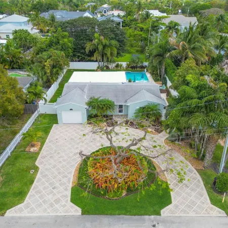 Beautiful Remodeled Pool Home in the Heart of Downtown Delray Beach!