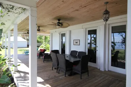 Old Florida Charm, House on the Indian River Lagoon with 250 ft Dock New Listing Отели в г. Сейнт Луси