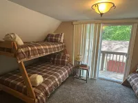 Cozy lake retreat with great views of Houghton Lake. Close to ORV trails.