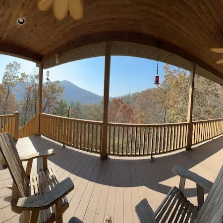 Family Friendly cabin with Mountain views