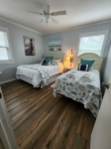 Sea Swept Cottage is a great beach cottage close to the beach and the sound.