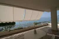 Villa Laura PT - directly by the sea