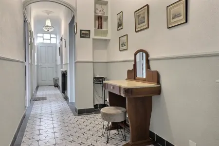 belle maison 5 chambres Отели в г. Валанс