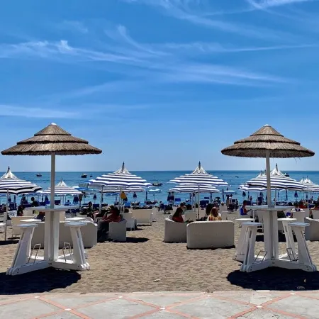 Luxury beach escape: relaxation and charm in Positano. Sea Suite 50 steps from the sea.