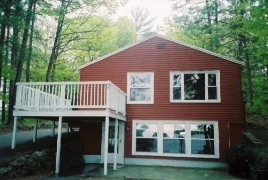 Maine Lakefront Cottage Rental with Sandy Beach