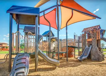 Huge! 6 Bed, 8 Bath Home, Water Park, Lazy River, Fire Pit, Near Tuacahn, Views!