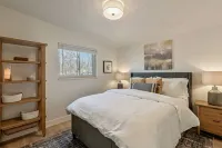 Featuring: Arcade Gameroom PoolGreat for Families!