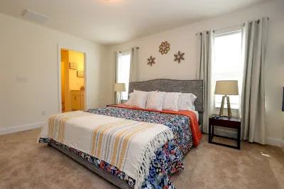 *Cozy Home - Close to Downtown Raleigh* Hotels near Lake Wheeler Rd