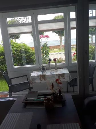 Fördetraum,1. Reihe, 20 m zum Strand, Meerblick, Frisch Renoviert, Loggia, EG