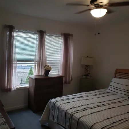 3 Bedroom down the Street from the Bay (Pets Allowed for a Fee)