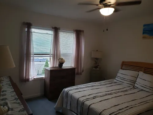 3 Bedroom down the Street from the Bay (Pets Allowed for a Fee)