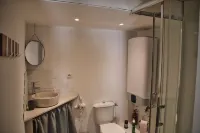 Beaucaire Cocoon 4 /quais/cité Médiévale/nature Hotels in Beaucaire