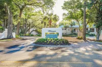 VILLAMARE 3220 - BEAUTIFUL NEW MODERN Re-Model views of Courtyard, POOL & OCEAN!