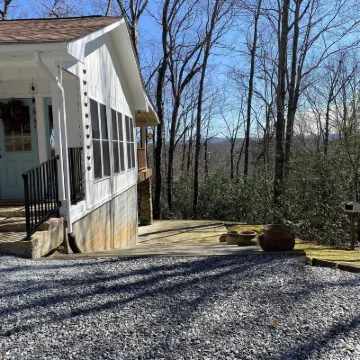 Tree Top Living CottageWe have WATER, POWER and INTERNET