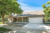 1419-Walk to Mayo St Mary-Ritabnb Cheerful 5Br+6Baths,1 Min Walk to St.Marys