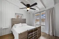 Cozy cottage, BIG water views