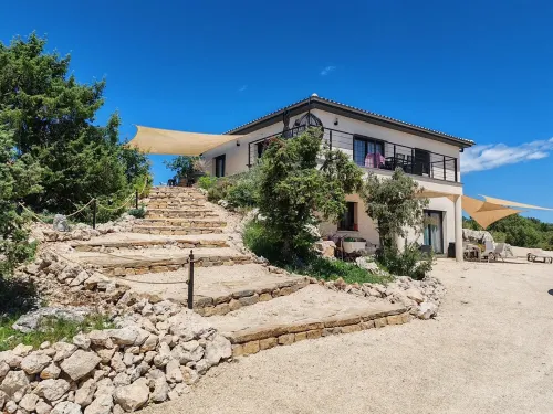 Private house with jacuzzi