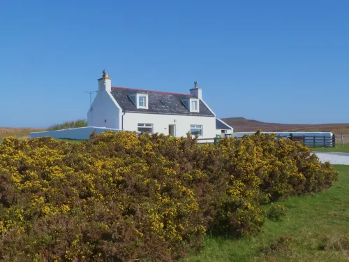 Traditional Highland Cottage With Stunning Panoramic Mountain And Sea Views