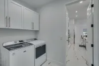 Modern coastal 3 bedrooms with Pool with Fireplace