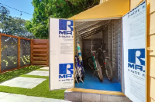 Private Surf Shack Less Than 5 Minutes to Indian Rocks BeachBikes Included!