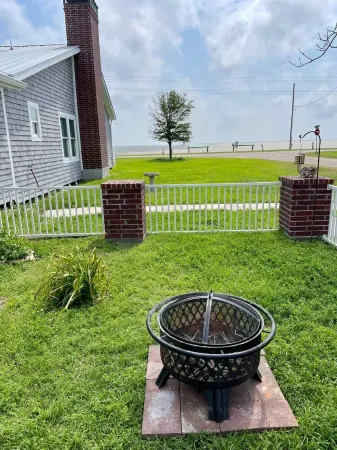 Sunsets on the ocean view - steps to Seadrift lighted fishing pier. Hurry here! Отели в г. Сидрифт