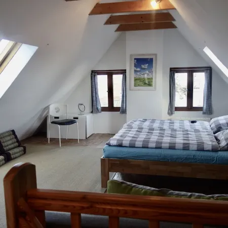 Vacation Home Wolthuser Warf 3 - Emden and Sea - Idyllic Living for 4 Close to the City Hotels in Emden