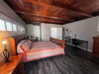 1-bedroom vacation home just 5 minutes to Kia Forum