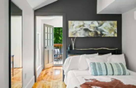 2BR/2.5Bath|KING Suite|Balcony|Reserved Parking!