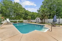 The Gathering House , large pool retreat for families, friends & pre-bridal fun
