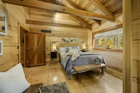 Artisan Log Haven: 40-Acre Forest Sanctuary