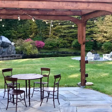 Spacious home on picturesque grounds with stunning views. Quechee - Woodstock