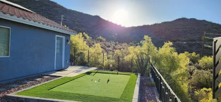 Desert Valley Stay - Mountain Views