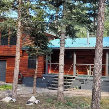 Your going to fall in love with this cabin.outstanding for family,multi families