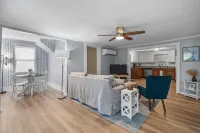 The Yellow Door is a 2 Bdrm 1 Bath Unit Sleeps 5 - Linens Included!