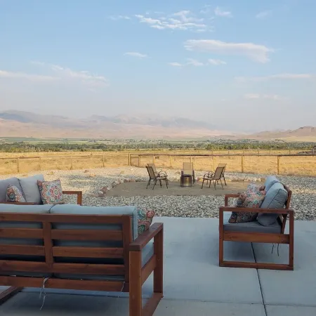 High Desert Haven - A Beautiful 3 Bedroom Home with Optional RV Hookup!