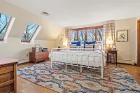 Ipswich Riverfront Lodge / Horse Friendly Barn+Paddocks / Kayak+Canoe/ Sleeps 10