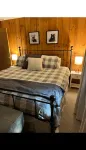 Cozy 3br condo @West Dover Vt. Heated pool, tennis, pickleball and pool table.