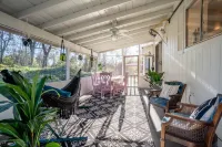 Kokanee Grove ~ Shasta Lake 2ac Estate ~ Pool/HotTub/GameRoom ~Central Location!