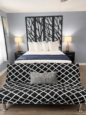 The Mark at Surfside, Apt. 7