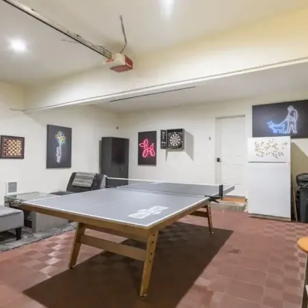 Fabulous Cabin w/Hot Tub + Game Room