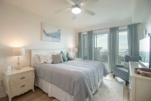 Tranquil Beach Front 2Bed 2Bath Condo with Large Patio - Family Friendly