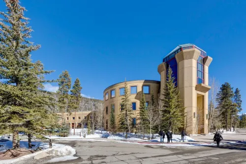Huge, Comfy Condo with Panoramic Views in the Middle of Keystone Fun!