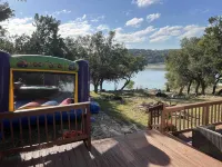 JetSkis, Jacuzzi, Private Beach, Kayak, SUP, Lakeview, Lakefront! 3/2 Lakehouse