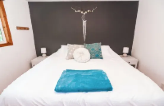 Perfect Waterfront Getaway between the Lakes