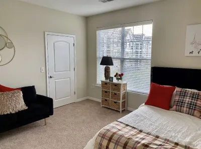 Beautiful apartment surround by all stores with a nice lakeview and buckroebeach Hotels near Boo Williams Sportsplex