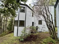 River Rock Beach House, Irish Beach private access