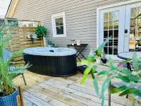 2 Person Hot Tub on Private Deck,  2 mi to DT Hendersonville/Flat Rock, King Bed